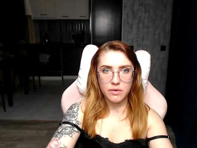 Live sex webcam photo for Regimasmile #292307721