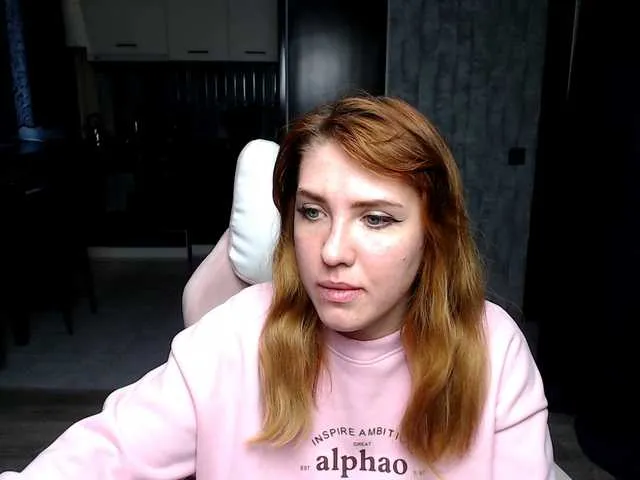 Live sex webcam photo for Regimasmile #292375762