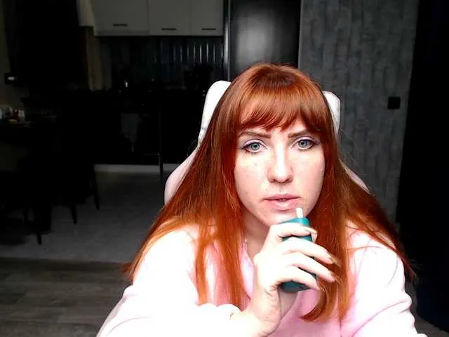 Live sex webcam photo for Regimasmile #292414356