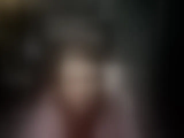 Live sex webcam photo for Regimasmile #293535155
