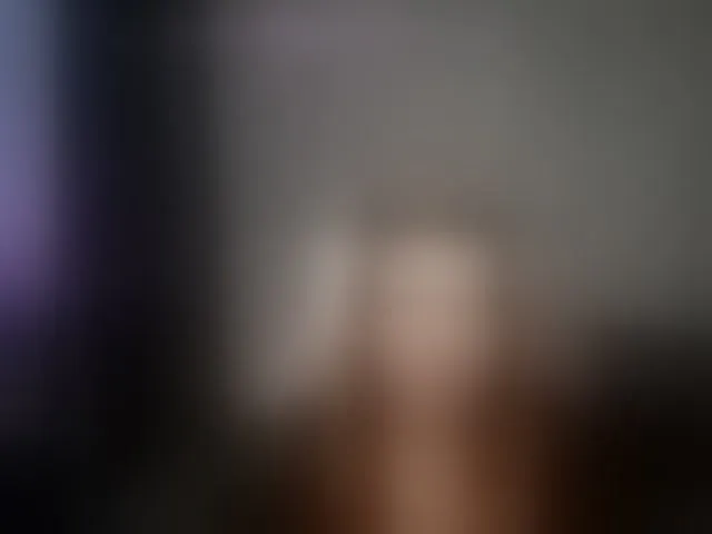 Live sex webcam photo for Regimasmile #294129972