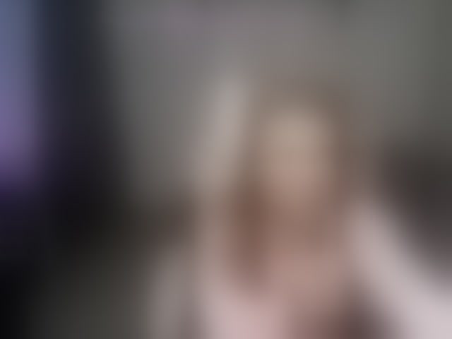 Live sex webcam photo for Regimasmile #294212383