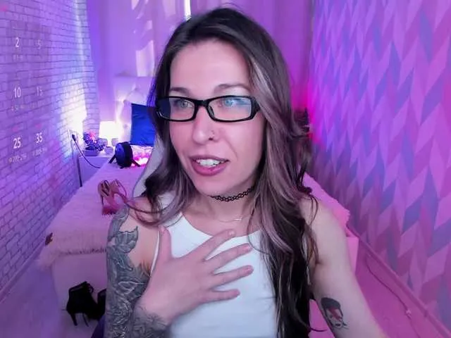 Live sex webcam photo for ReginaHawk #291063304