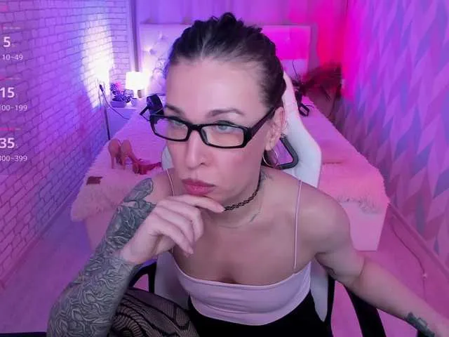 Live sex webcam photo for ReginaHawk #291070399