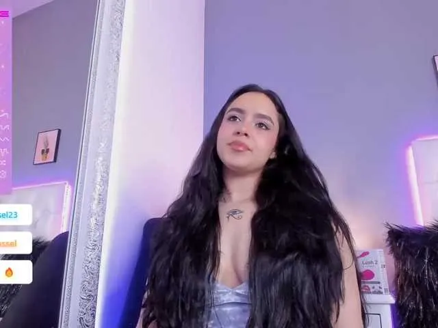 Live sex webcam photo for ReginaRoussel #275576157