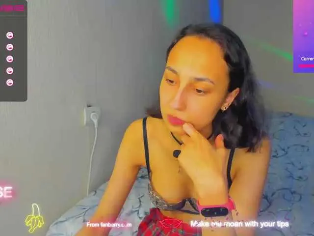 Live sex webcam photo for ReginaShine #275591654