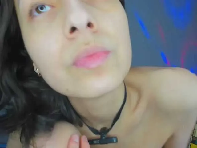Live sex webcam photo for ReginaShine #277100401