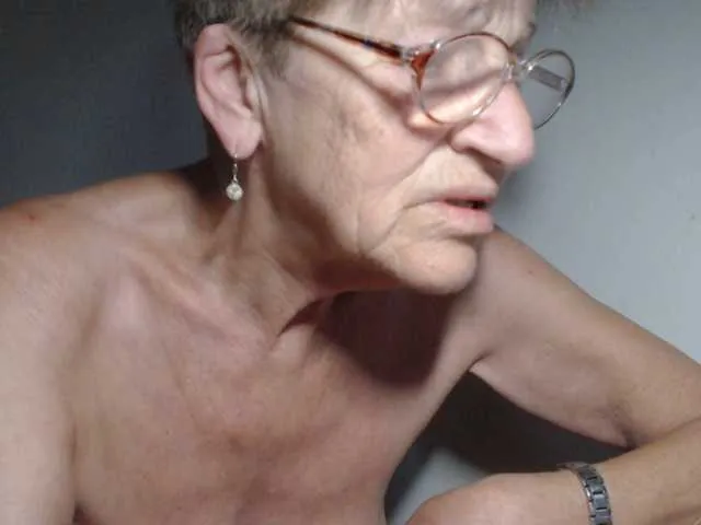 Live sex webcam photo for Reife-dame #275649960