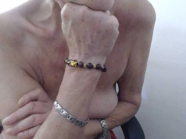 Live sex webcam photo for Reife-dame #275825176