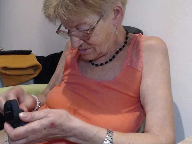 Live sex webcam photo for Reife-dame #276213695