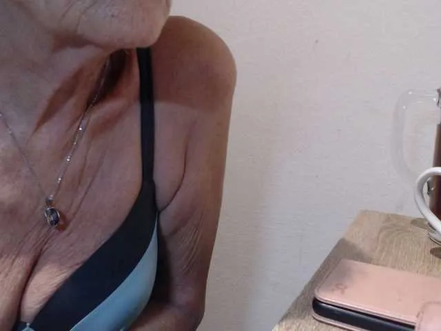 Live sex webcam photo for Reife-dame #276250066