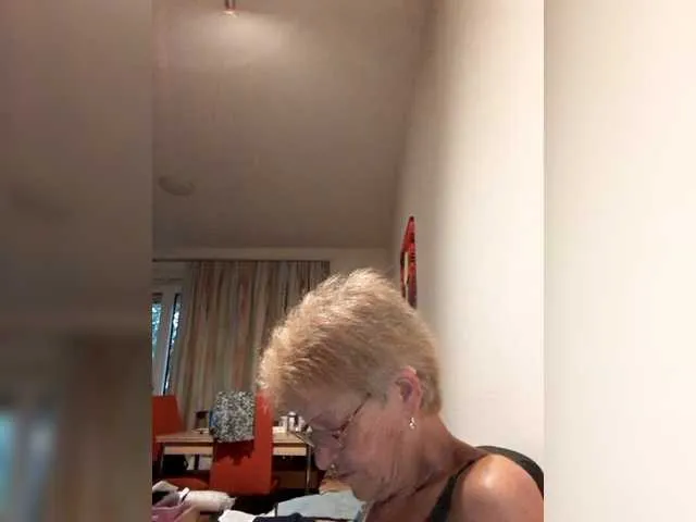 Live sex webcam photo for Reife-dame #276352744