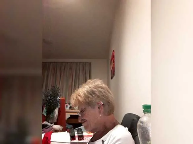 Live sex webcam photo for Reife-dame #276378513