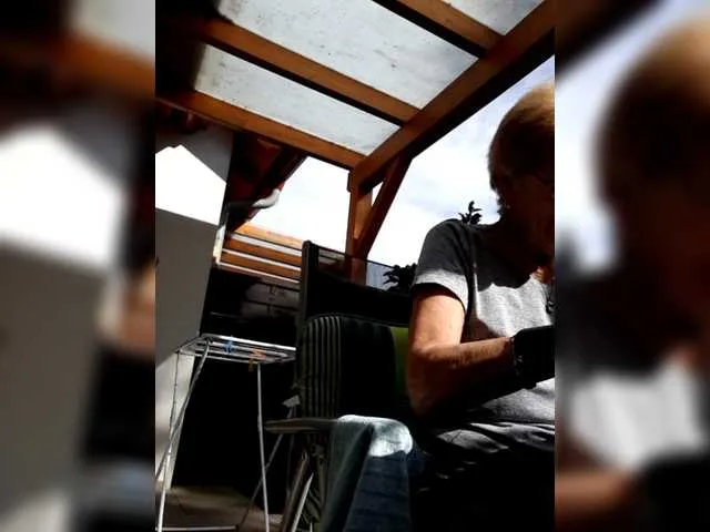 Live sex webcam photo for Reife-dame #276439959