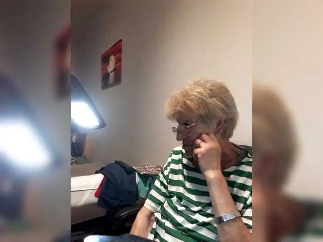 Live sex webcam photo for Reife-dame #276491167