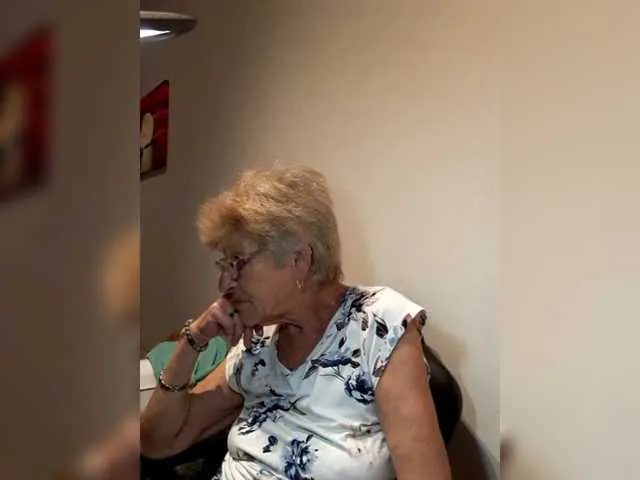 Live sex webcam photo for Reife-dame #276539644