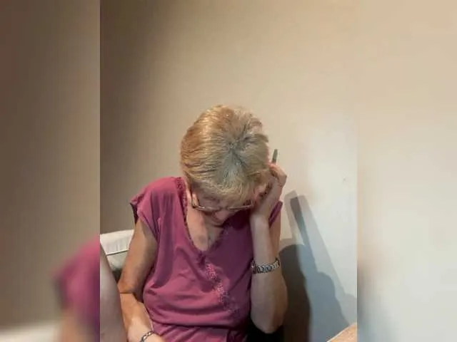 Live sex webcam photo for Reife-dame #276577611