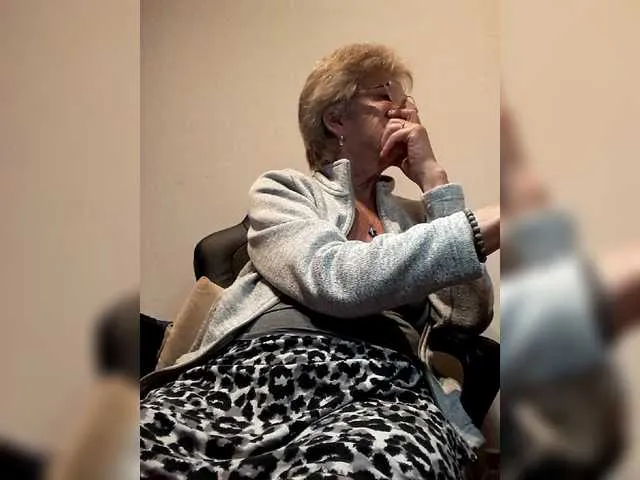 Live sex webcam photo for Reife-dame #276629603