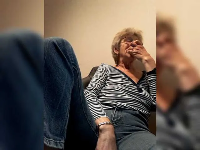 Live sex webcam photo for Reife-dame #276704717