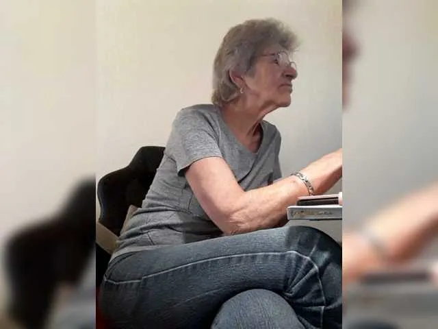 Live sex webcam photo for Reife-dame #276724865