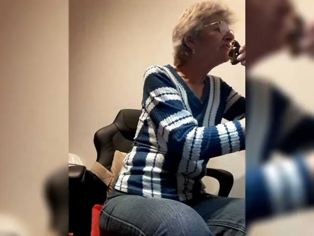 Live sex webcam photo for Reife-dame #276746932