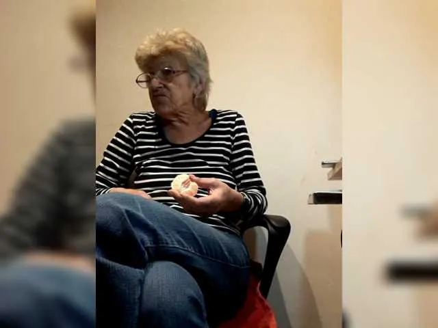 Live sex webcam photo for Reife-dame #276846192