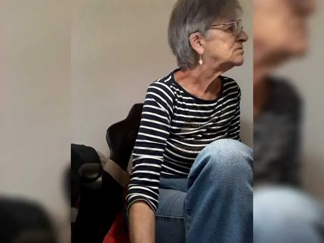 Live sex webcam photo for Reife-dame #276892472