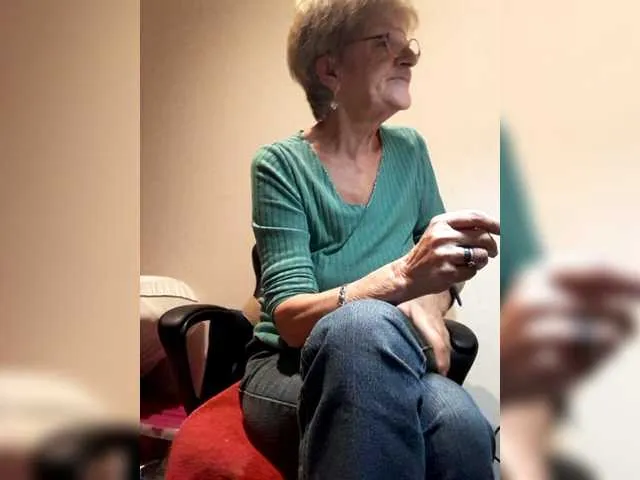 Live sex webcam photo for Reife-dame #276923646