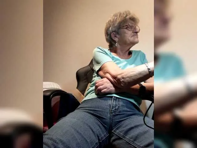 Live sex webcam photo for Reife-dame #276964177