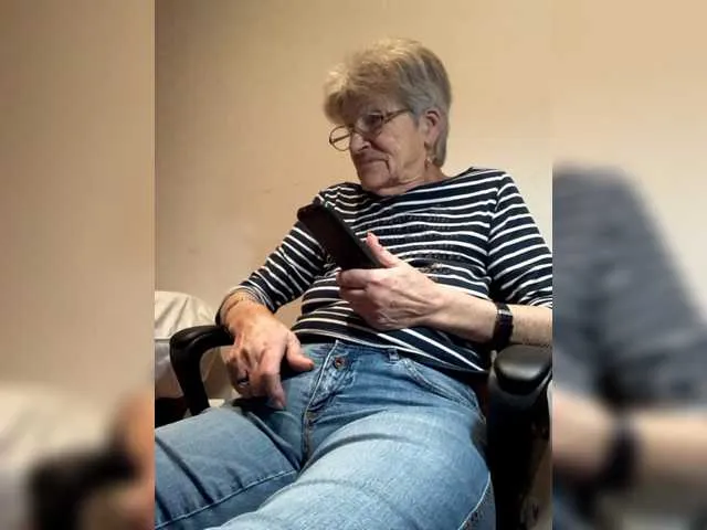 Live sex webcam photo for Reife-dame #276978159