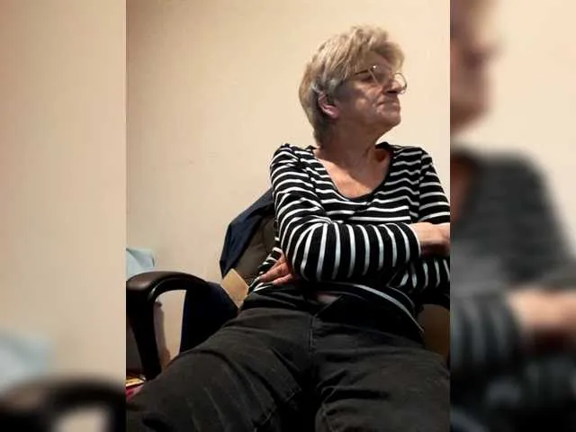 Live sex webcam photo for Reife-dame #277093666