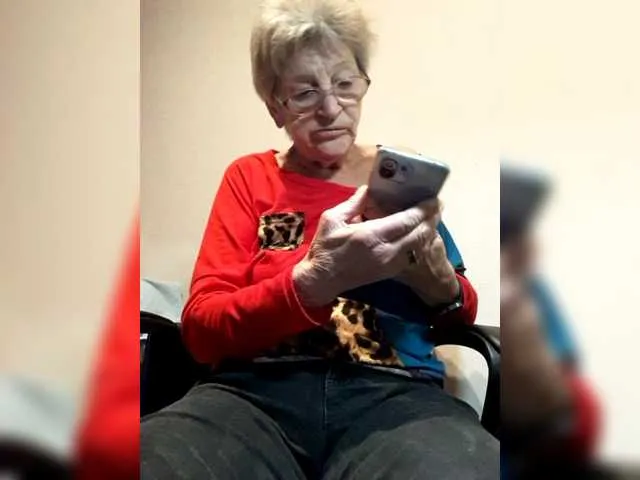 Live sex webcam photo for Reife-dame #277100425