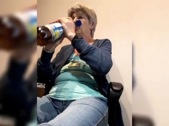 Live sex webcam photo for Reife-dame #277134249