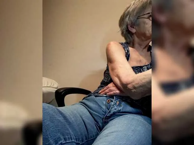 Live sex webcam photo for Reife-dame #277189386