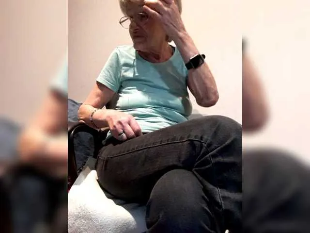 Live sex webcam photo for Reife-dame #277245555