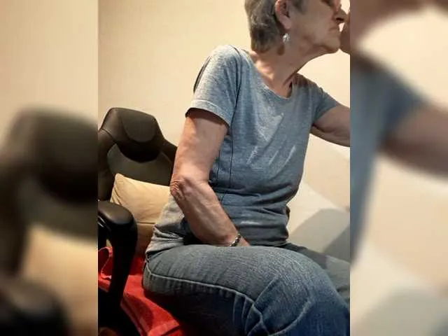 Live sex webcam photo for Reife-dame #277354618