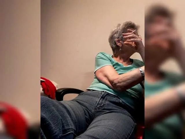 Live sex webcam photo for Reife-dame #277368413