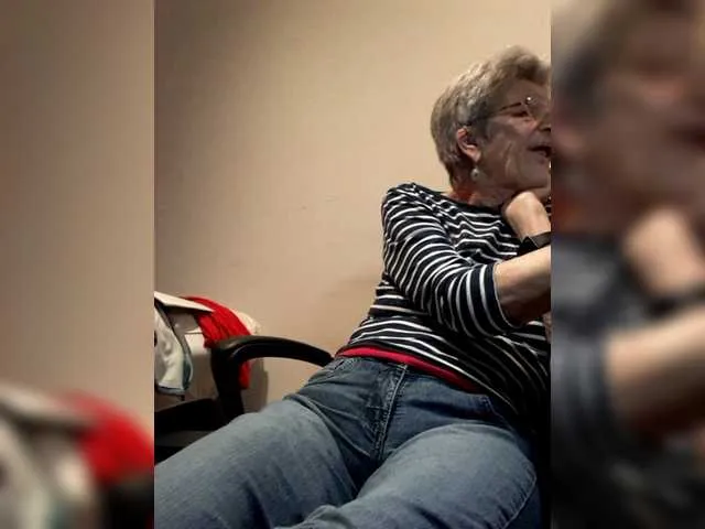 Live sex webcam photo for Reife-dame #277375709