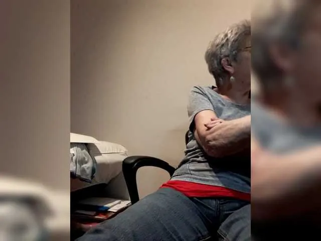 Live sex webcam photo for Reife-dame #277383304