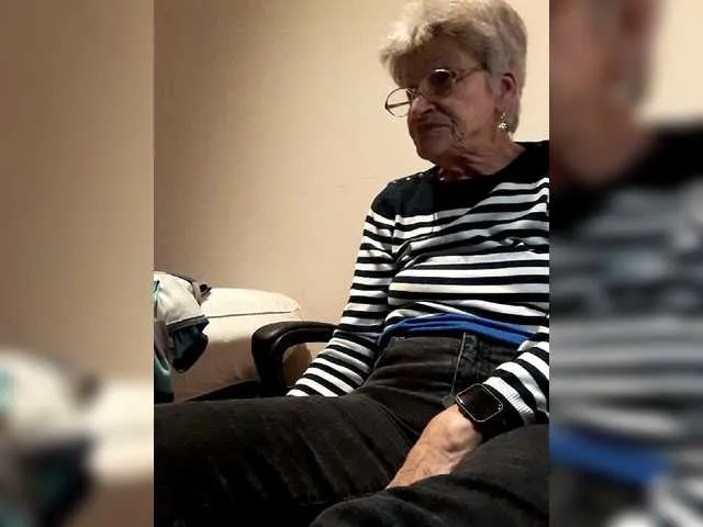 Live sex webcam photo for Reife-dame #277478386