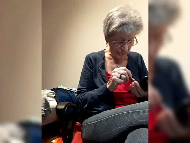 Live sex webcam photo for Reife-dame #277557774