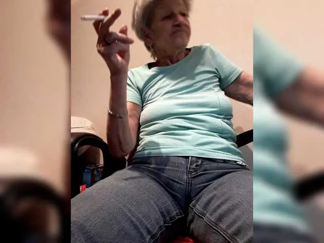 Live sex webcam photo for Reife-dame #277596803