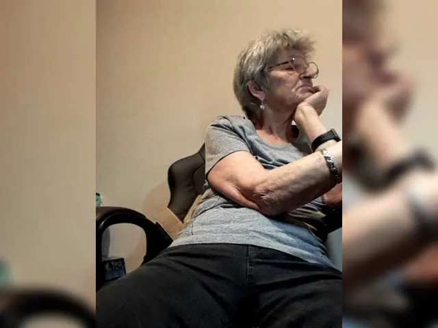 Live sex webcam photo for Reife-dame #277640101