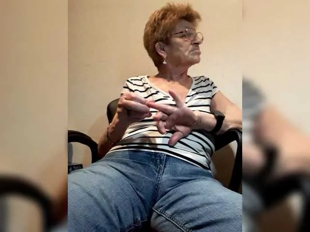 Live sex webcam photo for Reife-dame #277659907