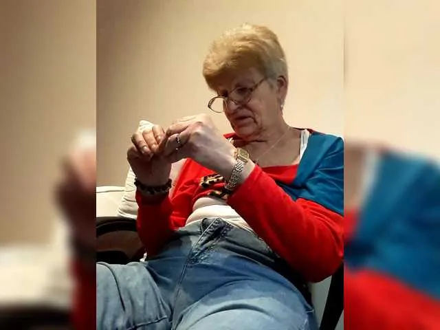 Live sex webcam photo for Reife-dame #290383440