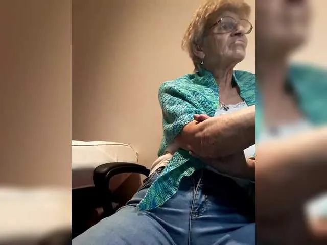 Live sex webcam photo for Reife-dame #290395565