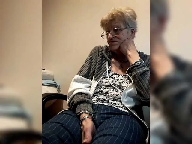 Live sex webcam photo for Reife-dame #290448587