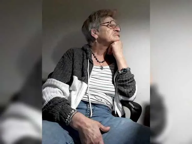 Live sex webcam photo for Reife-dame #290480388