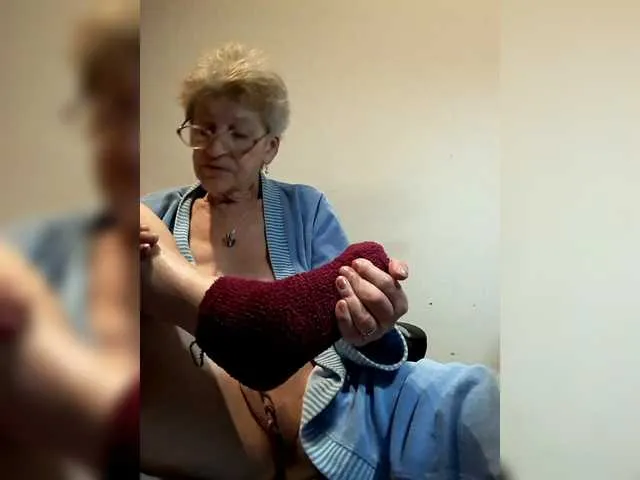 Live sex webcam photo for Reife-dame #290496753