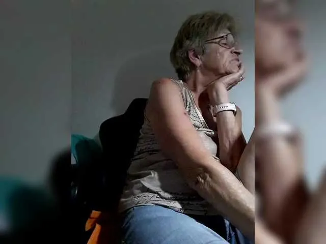 Live sex webcam photo for Reife-dame #291745423